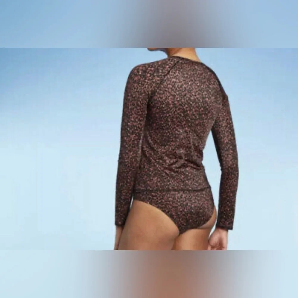 NWOT Leopard Rash Guard - Picture 5 of 5